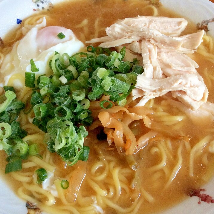 ザーサイ胸肉酒蒸し味噌ラーメン